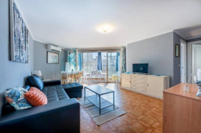 Spacious apartment with Pool, 3 min from the BEACH